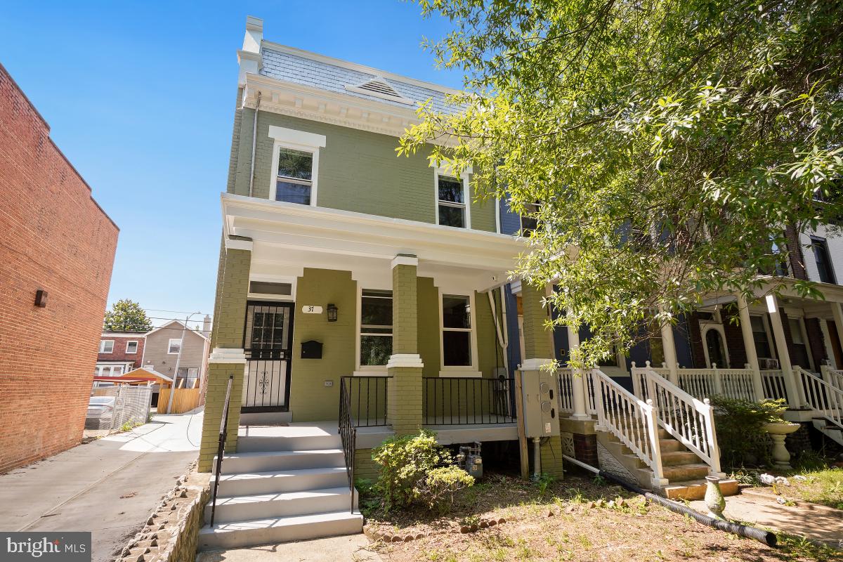 37 MICHIGAN AVE NE, WASHINGTON, District Of Columbia 20002, 5 Bedrooms Bedrooms, ,3 BathroomsBathrooms,Residential,For sale,37 MICHIGAN AVE NE,DCDC2206996 MLS # DCDC2206996