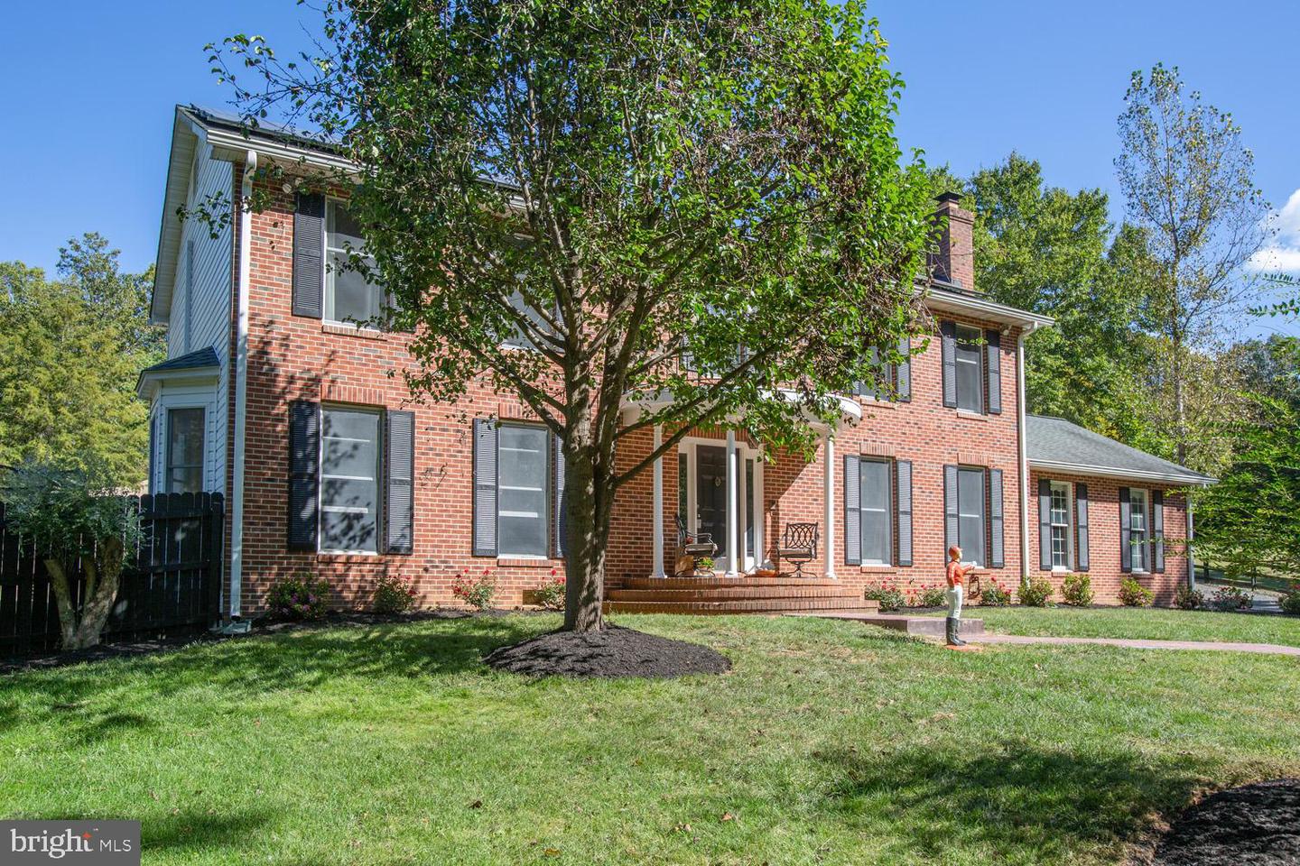 1000 QUEEN ANNE DR, FREDERICKSBURG, Virginia 22406, 4 Bedrooms Bedrooms, ,2 BathroomsBathrooms,Residential,For sale,1000 QUEEN ANNE DR,VAST2040080 MLS # VAST2040080