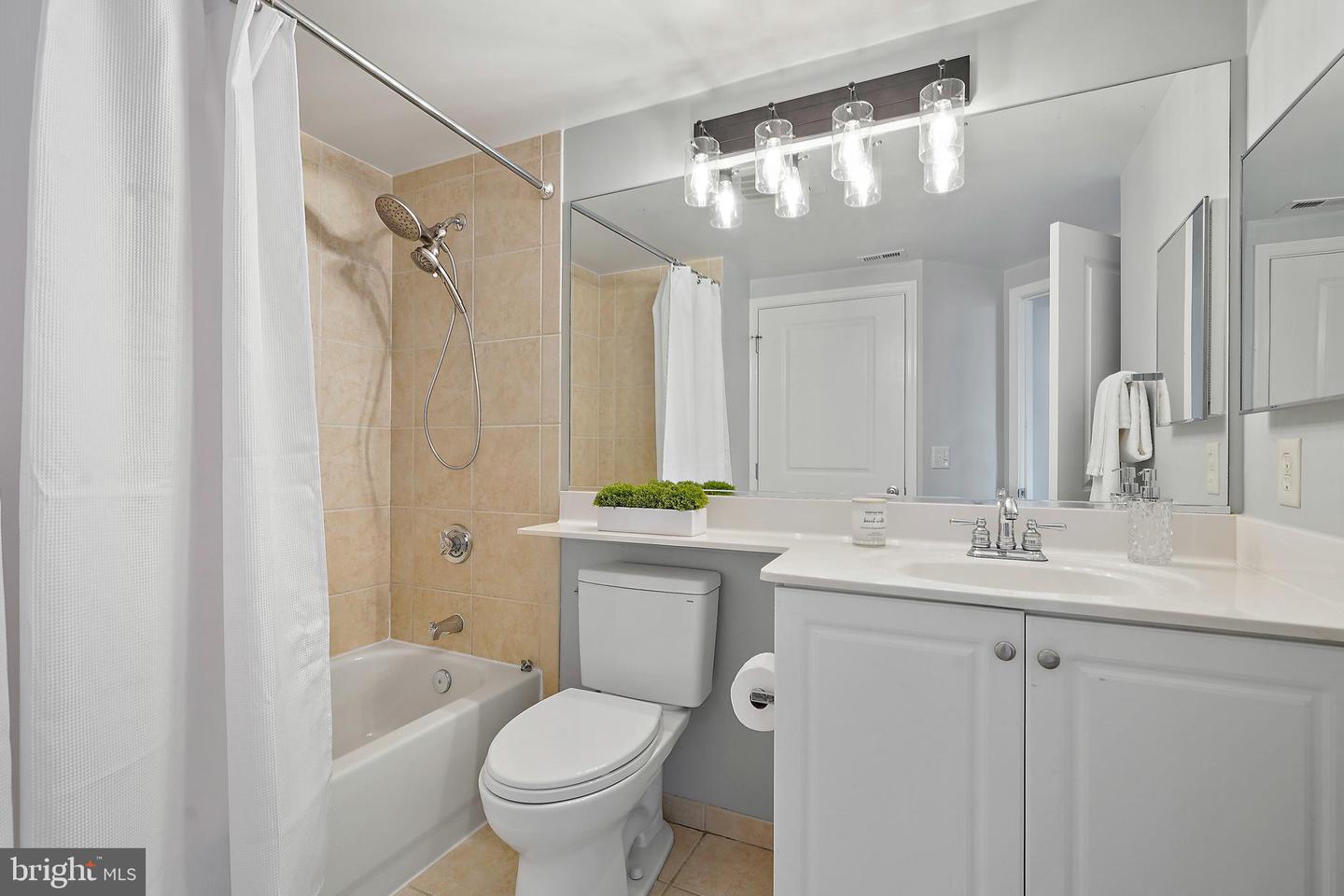 851 N GLEBE RD #1304, ARLINGTON, Virginia 22203, 2 Bedrooms Bedrooms, ,2 BathroomsBathrooms,Residential,For sale,851 N GLEBE RD #1304,VAAR2059630 MLS # VAAR2059630