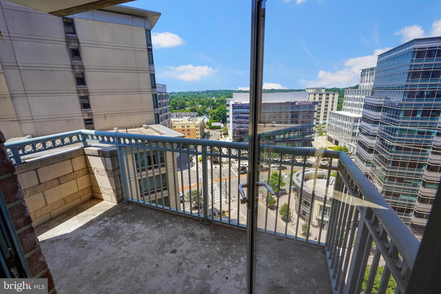 851 N GLEBE RD #1304, ARLINGTON, Virginia 22203, 2 Bedrooms Bedrooms, ,2 BathroomsBathrooms,Residential,For sale,851 N GLEBE RD #1304,VAAR2059630 MLS # VAAR2059630