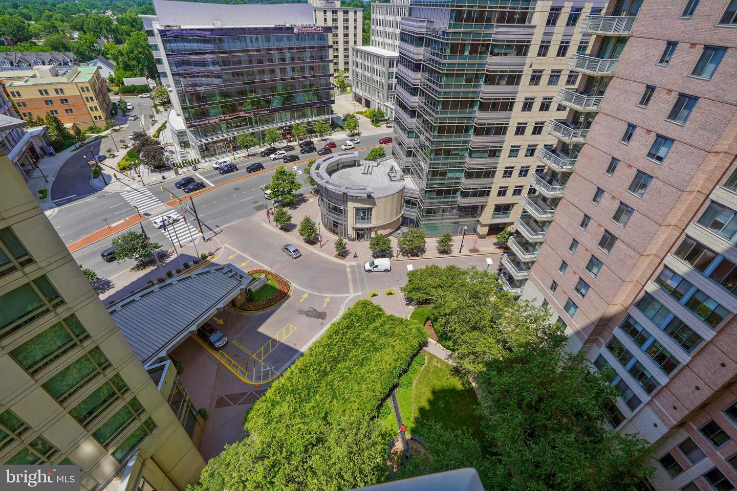 851 N GLEBE RD #1304, ARLINGTON, Virginia 22203, 2 Bedrooms Bedrooms, ,2 BathroomsBathrooms,Residential,For sale,851 N GLEBE RD #1304,VAAR2059630 MLS # VAAR2059630