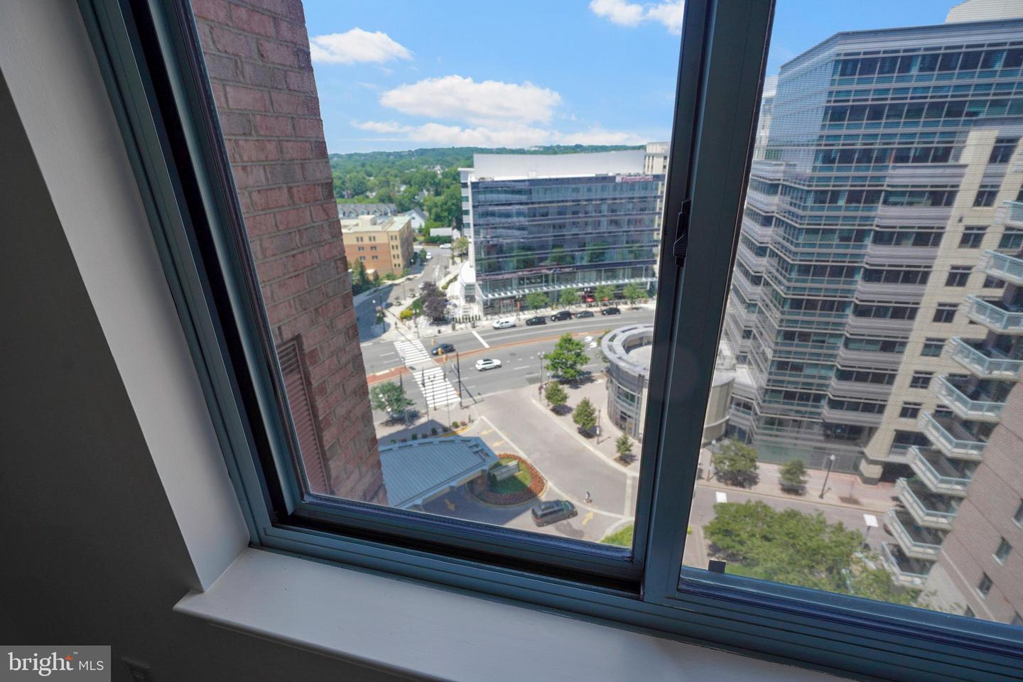 851 N GLEBE RD #1304, ARLINGTON, Virginia 22203, 2 Bedrooms Bedrooms, ,2 BathroomsBathrooms,Residential,For sale,851 N GLEBE RD #1304,VAAR2059630 MLS # VAAR2059630