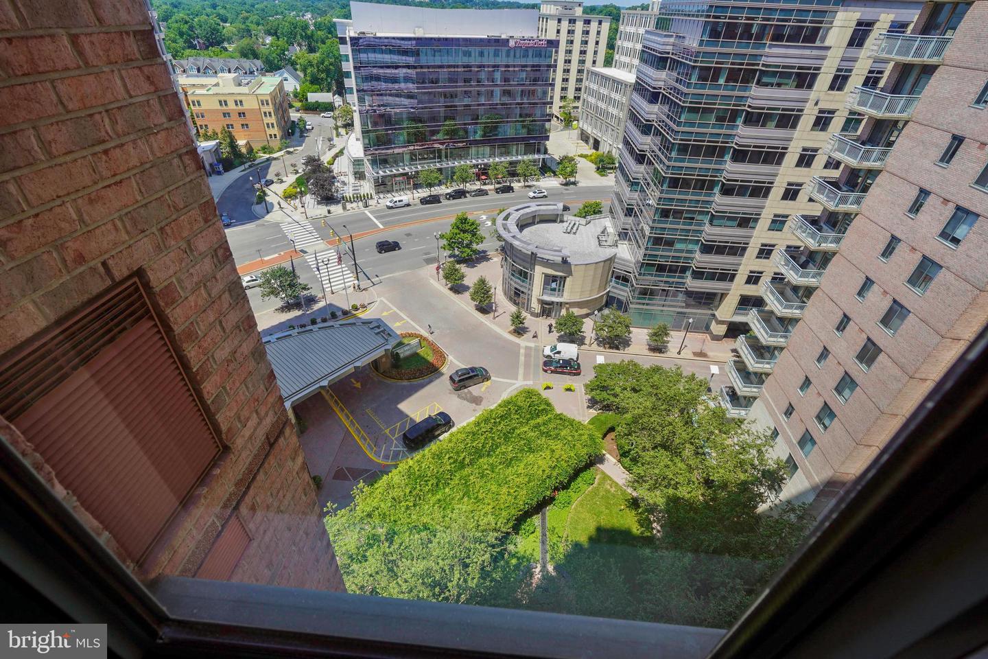851 N GLEBE RD #1304, ARLINGTON, Virginia 22203, 2 Bedrooms Bedrooms, ,2 BathroomsBathrooms,Residential,For sale,851 N GLEBE RD #1304,VAAR2059630 MLS # VAAR2059630
