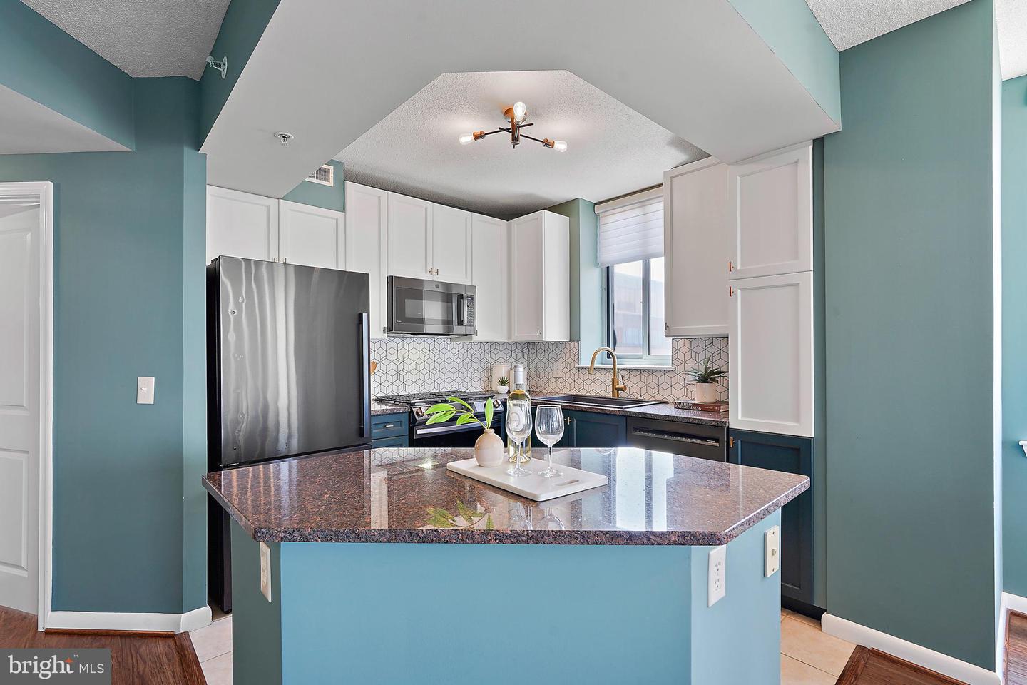 851 N GLEBE RD #1304, ARLINGTON, Virginia 22203, 2 Bedrooms Bedrooms, ,2 BathroomsBathrooms,Residential,For sale,851 N GLEBE RD #1304,VAAR2059630 MLS # VAAR2059630
