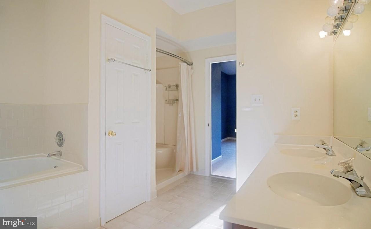 111 RIVER RD, OCCOQUAN, Virginia 22125, 4 Bedrooms Bedrooms, ,3 BathroomsBathrooms,Residential,For sale,111 RIVER RD,VAPW2097654 MLS # VAPW2097654