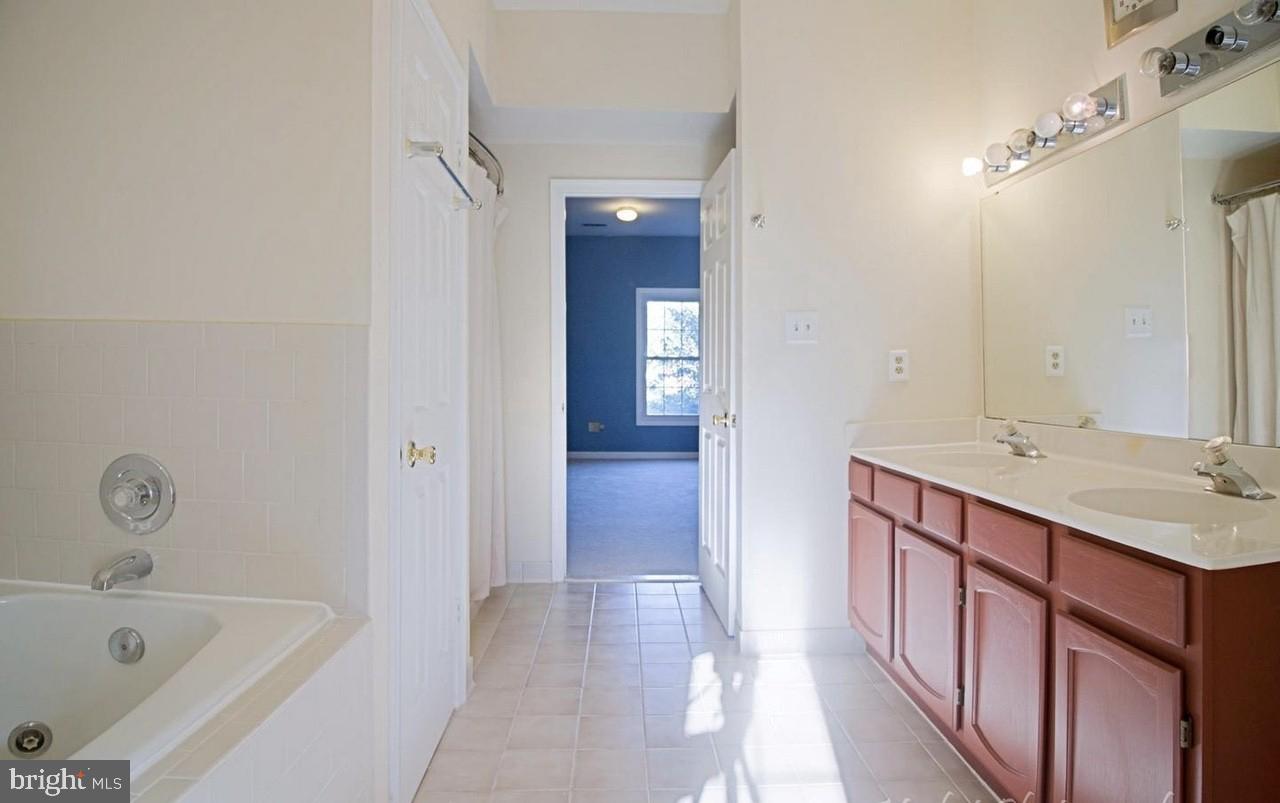 111 RIVER RD, OCCOQUAN, Virginia 22125, 4 Bedrooms Bedrooms, ,3 BathroomsBathrooms,Residential,For sale,111 RIVER RD,VAPW2097654 MLS # VAPW2097654