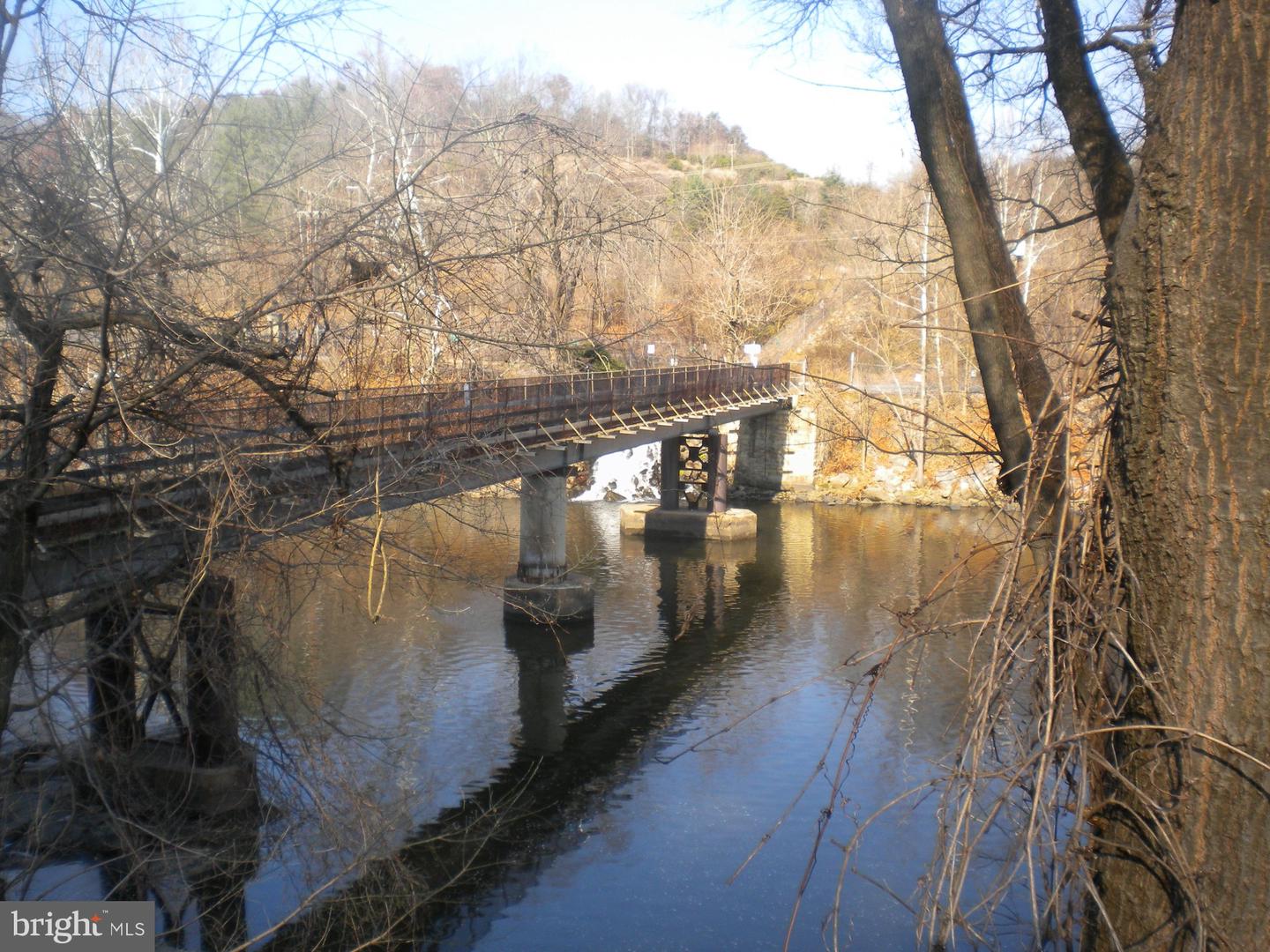 111 RIVER RD, OCCOQUAN, Virginia 22125, 4 Bedrooms Bedrooms, ,3 BathroomsBathrooms,Residential,For sale,111 RIVER RD,VAPW2097654 MLS # VAPW2097654