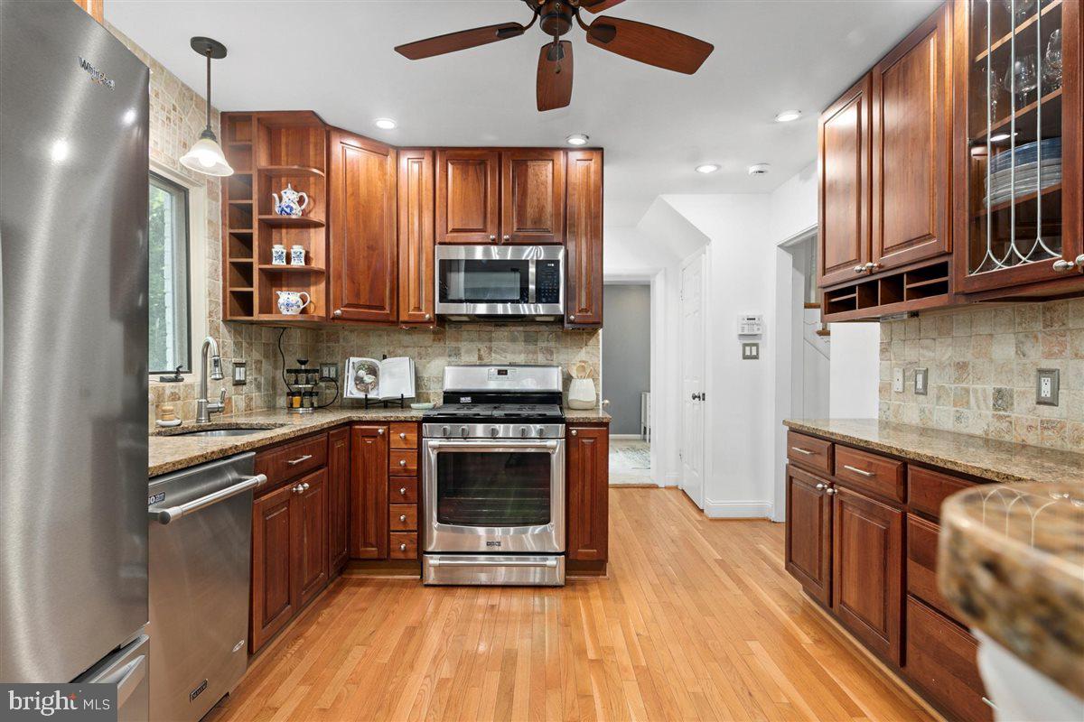 2411 CAVENDISH DR, ALEXANDRIA, Virginia 22308, 3 Bedrooms Bedrooms, ,2 BathroomsBathrooms,Residential,For sale,2411 CAVENDISH DR,VAFX2249508 MLS # VAFX2249508