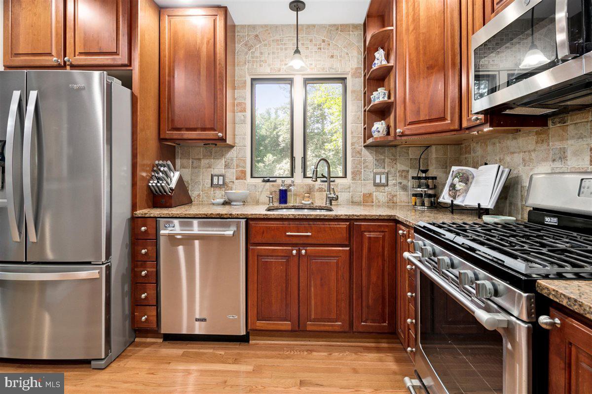 2411 CAVENDISH DR, ALEXANDRIA, Virginia 22308, 3 Bedrooms Bedrooms, ,2 BathroomsBathrooms,Residential,For sale,2411 CAVENDISH DR,VAFX2249508 MLS # VAFX2249508