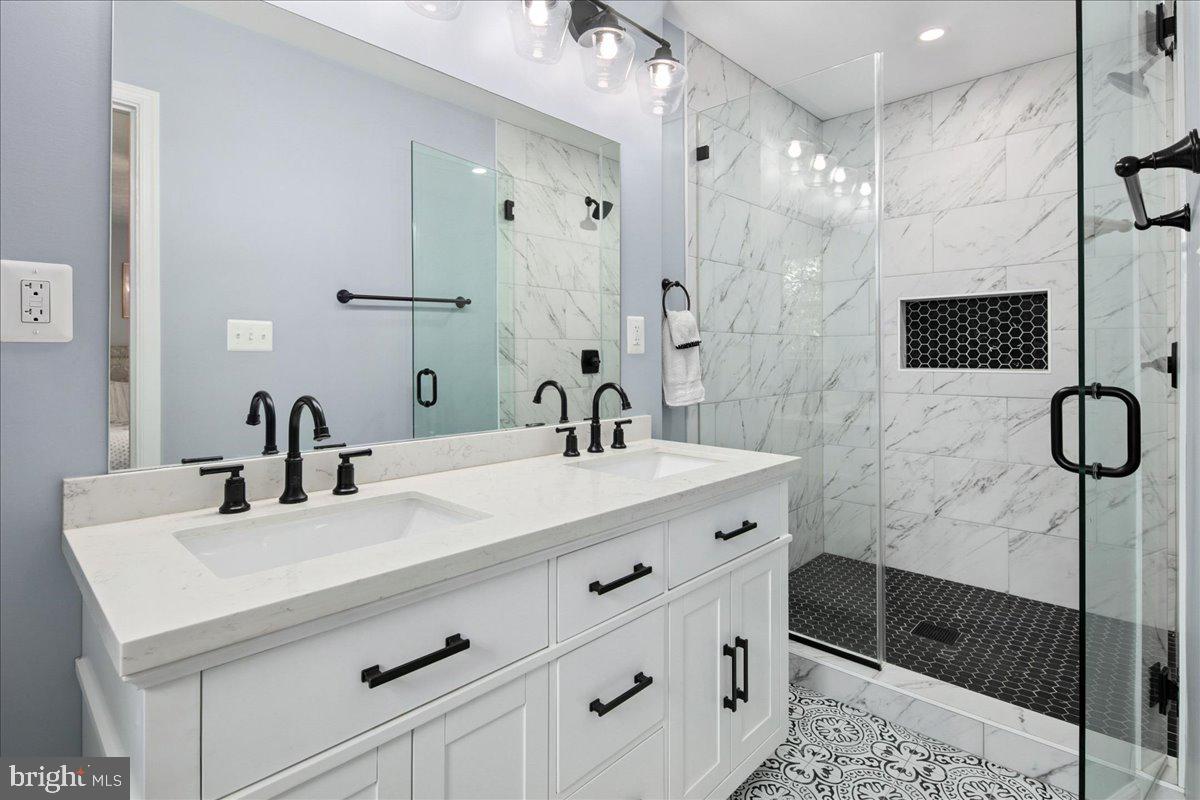 2411 CAVENDISH DR, ALEXANDRIA, Virginia 22308, 3 Bedrooms Bedrooms, ,2 BathroomsBathrooms,Residential,For sale,2411 CAVENDISH DR,VAFX2249508 MLS # VAFX2249508