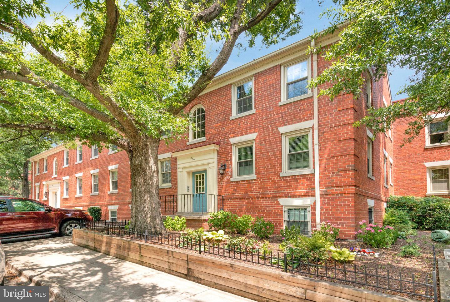 1307 E ABINGDON DR #4, ALEXANDRIA, Virginia 22314, 1 Bedroom Bedrooms, ,1 BathroomBathrooms,Residential,For sale,1307 E ABINGDON DR #4,VAAX2046858 MLS # VAAX2046858