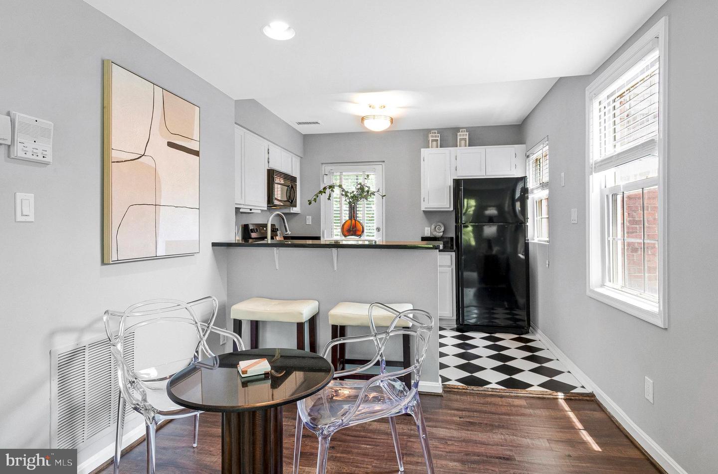 1307 E ABINGDON DR #4, ALEXANDRIA, Virginia 22314, 1 Bedroom Bedrooms, ,1 BathroomBathrooms,Residential,For sale,1307 E ABINGDON DR #4,VAAX2046858 MLS # VAAX2046858