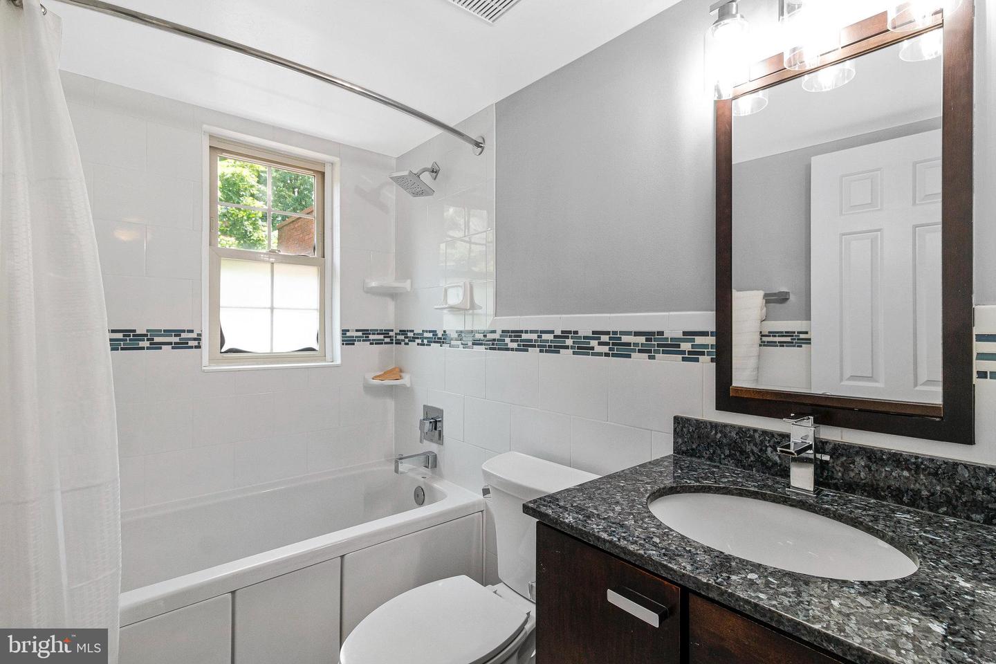 1307 E ABINGDON DR #4, ALEXANDRIA, Virginia 22314, 1 Bedroom Bedrooms, ,1 BathroomBathrooms,Residential,For sale,1307 E ABINGDON DR #4,VAAX2046858 MLS # VAAX2046858