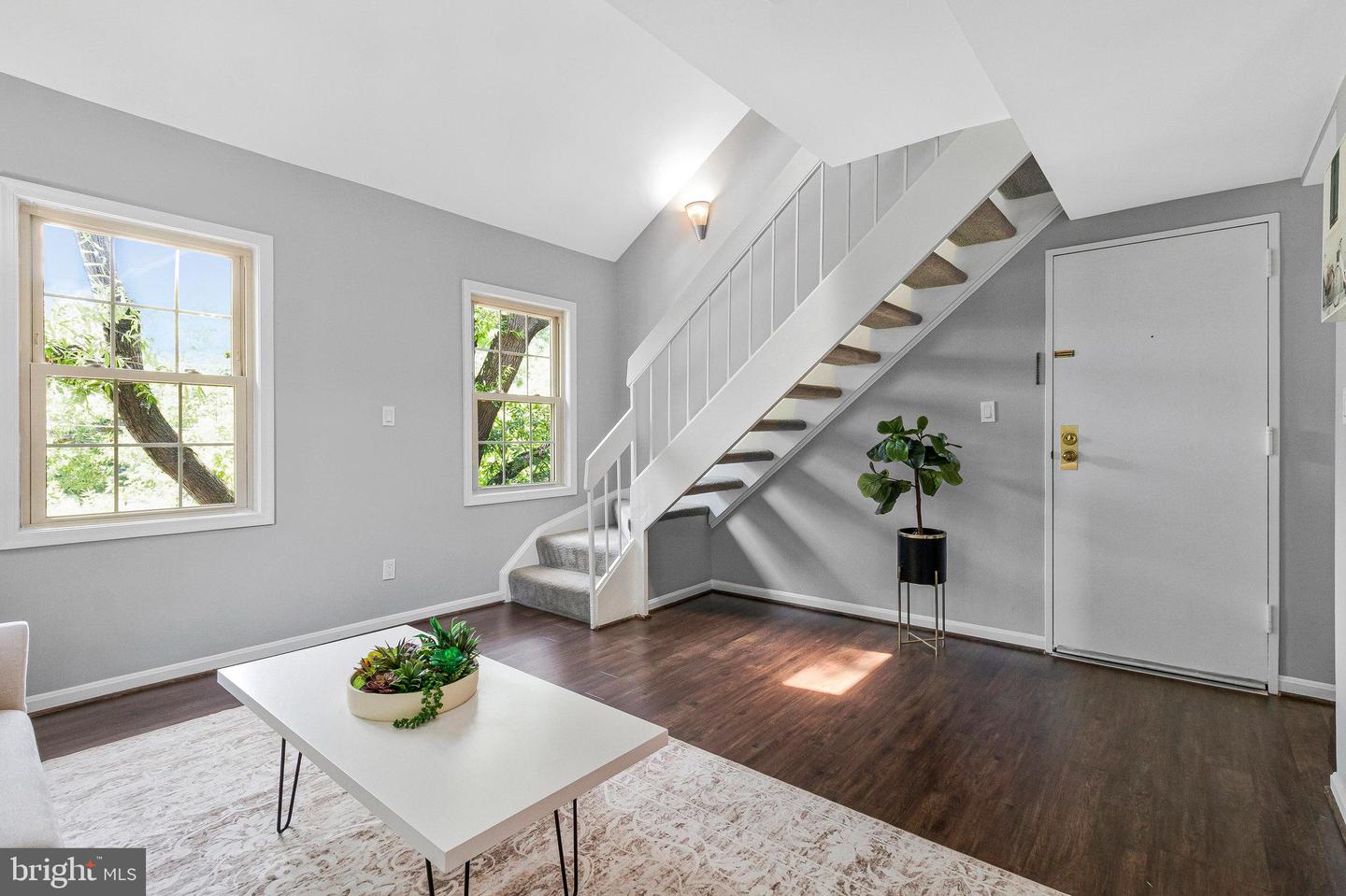 1307 E ABINGDON DR #4, ALEXANDRIA, Virginia 22314, 1 Bedroom Bedrooms, ,1 BathroomBathrooms,Residential,For sale,1307 E ABINGDON DR #4,VAAX2046858 MLS # VAAX2046858