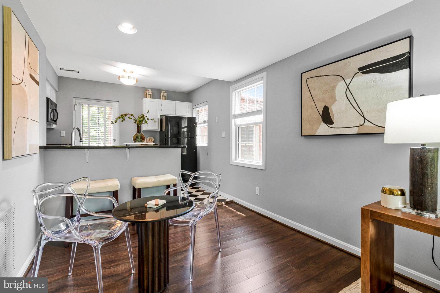 1307 E ABINGDON DR #4, ALEXANDRIA, Virginia 22314, 1 Bedroom Bedrooms, ,1 BathroomBathrooms,Residential,For sale,1307 E ABINGDON DR #4,VAAX2046858 MLS # VAAX2046858