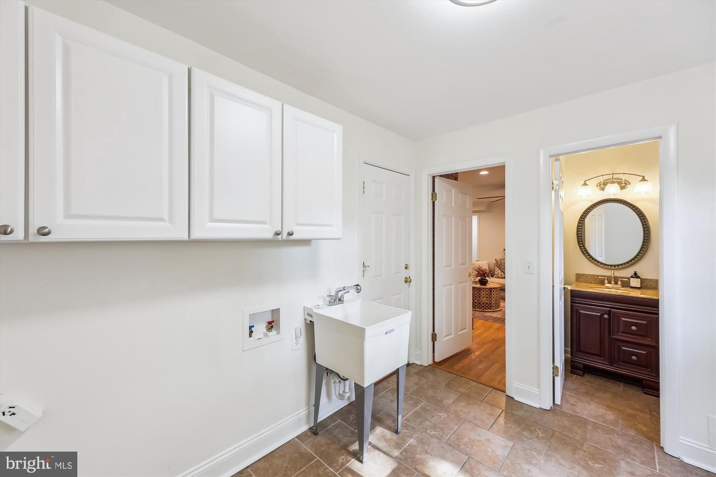 8407 BREWSTER DR, ALEXANDRIA, Virginia 22308, 6 Bedrooms Bedrooms, ,4 BathroomsBathrooms,Residential,For sale,8407 BREWSTER DR,VAFX2249710 MLS # VAFX2249710