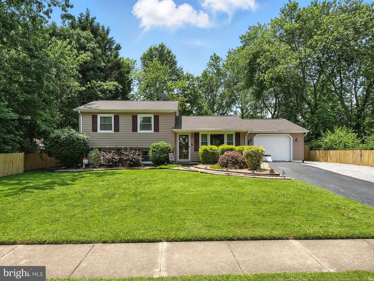 8210 ACKLEY ST, ALEXANDRIA, Virginia 22309, 4 Bedrooms Bedrooms, ,2 BathroomsBathrooms,Residential,For sale,8210 ACKLEY ST,VAFX2249846 MLS # VAFX2249846