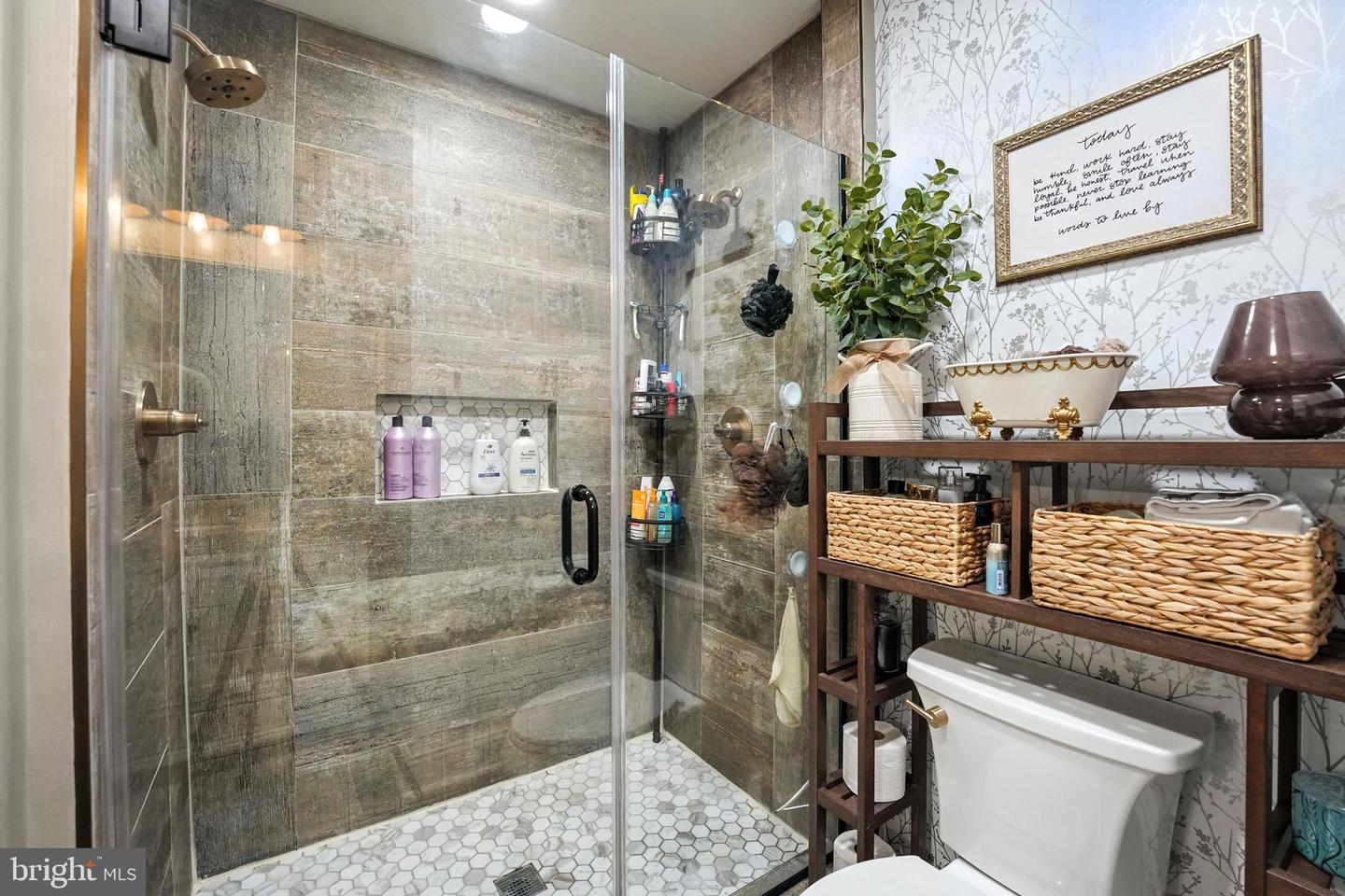 8210 ACKLEY ST, ALEXANDRIA, Virginia 22309, 4 Bedrooms Bedrooms, ,2 BathroomsBathrooms,Residential,For sale,8210 ACKLEY ST,VAFX2249846 MLS # VAFX2249846