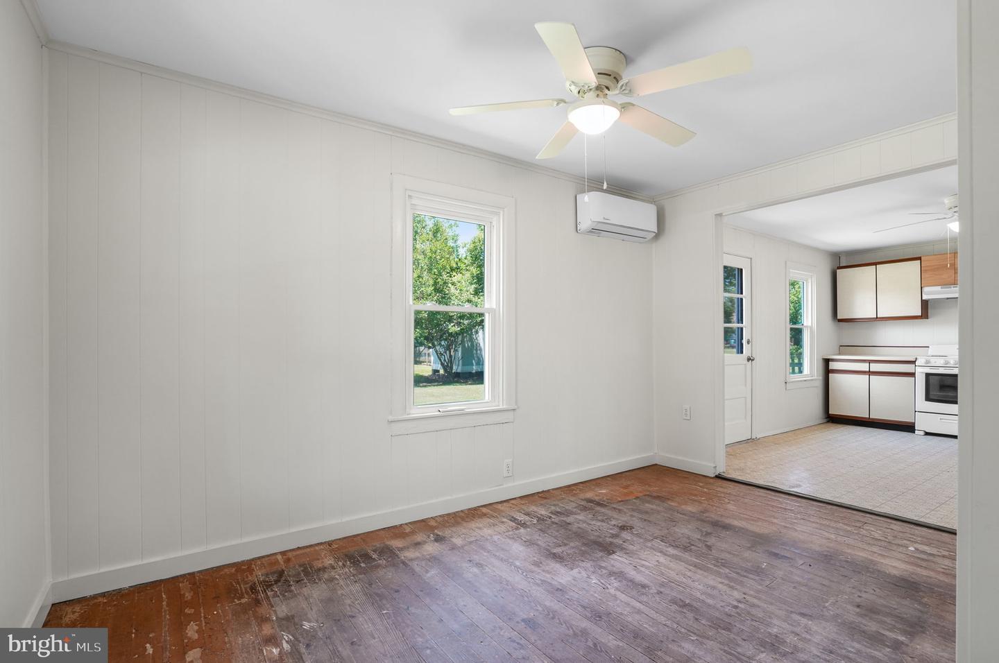 6033 LEWIS ST, CHINCOTEAGUE ISLAND, Virginia 23336, 3 Bedrooms Bedrooms, ,1 BathroomBathrooms,Residential,For sale,6033 LEWIS ST,VAAC2001972 MLS # VAAC2001972