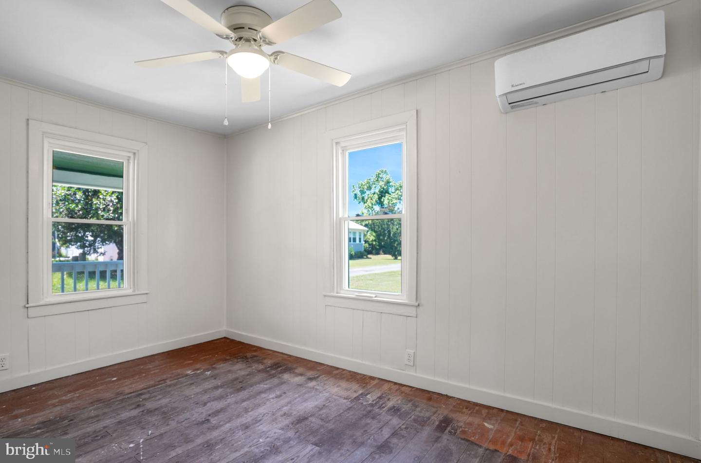 6033 LEWIS ST, CHINCOTEAGUE ISLAND, Virginia 23336, 3 Bedrooms Bedrooms, ,1 BathroomBathrooms,Residential,For sale,6033 LEWIS ST,VAAC2001972 MLS # VAAC2001972