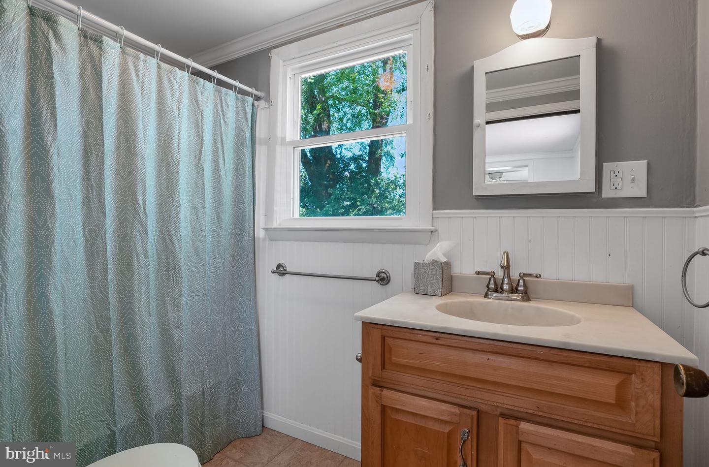 6033 LEWIS ST, CHINCOTEAGUE ISLAND, Virginia 23336, 3 Bedrooms Bedrooms, ,1 BathroomBathrooms,Residential,For sale,6033 LEWIS ST,VAAC2001972 MLS # VAAC2001972