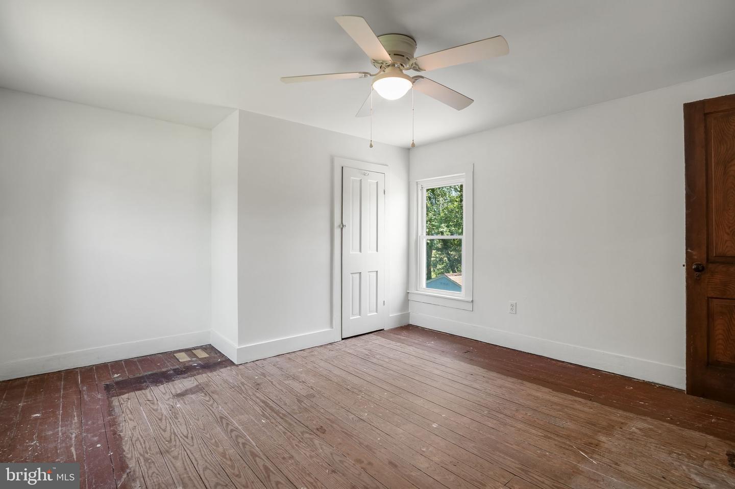 6033 LEWIS ST, CHINCOTEAGUE ISLAND, Virginia 23336, 3 Bedrooms Bedrooms, ,1 BathroomBathrooms,Residential,For sale,6033 LEWIS ST,VAAC2001972 MLS # VAAC2001972