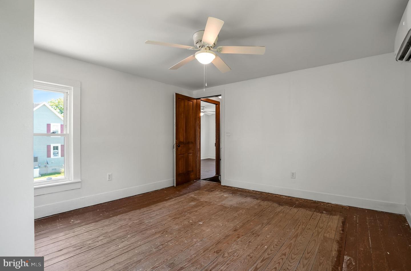 6033 LEWIS ST, CHINCOTEAGUE ISLAND, Virginia 23336, 3 Bedrooms Bedrooms, ,1 BathroomBathrooms,Residential,For sale,6033 LEWIS ST,VAAC2001972 MLS # VAAC2001972
