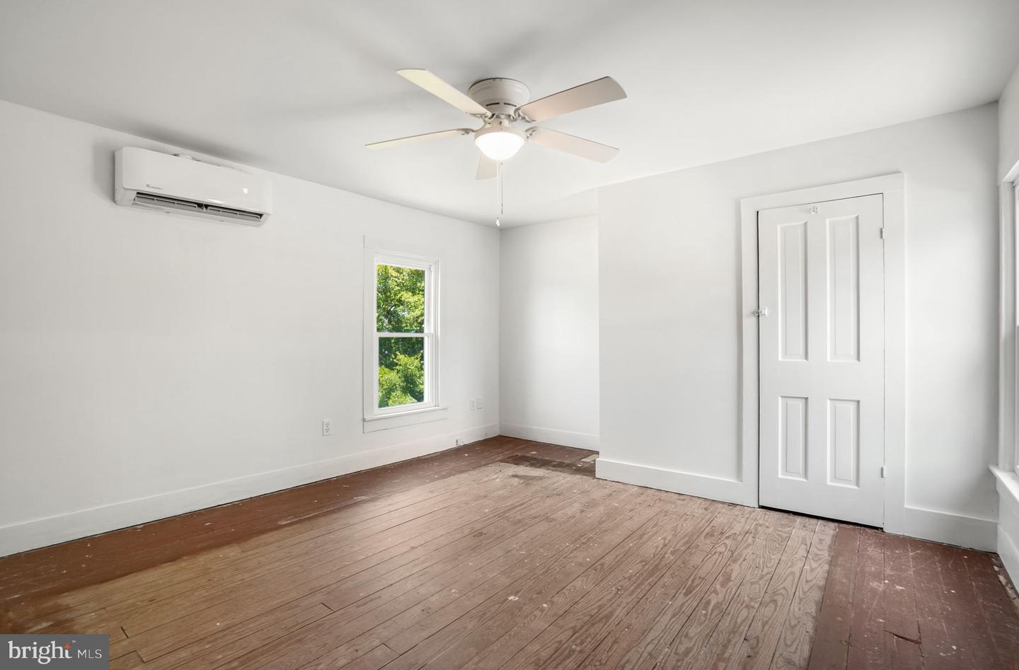 6033 LEWIS ST, CHINCOTEAGUE ISLAND, Virginia 23336, 3 Bedrooms Bedrooms, ,1 BathroomBathrooms,Residential,For sale,6033 LEWIS ST,VAAC2001972 MLS # VAAC2001972