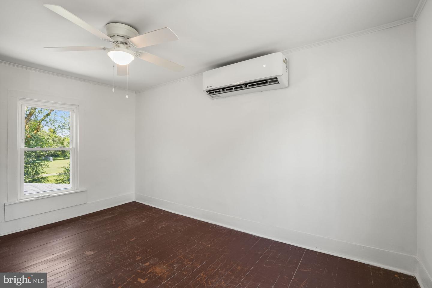 6033 LEWIS ST, CHINCOTEAGUE ISLAND, Virginia 23336, 3 Bedrooms Bedrooms, ,1 BathroomBathrooms,Residential,For sale,6033 LEWIS ST,VAAC2001972 MLS # VAAC2001972