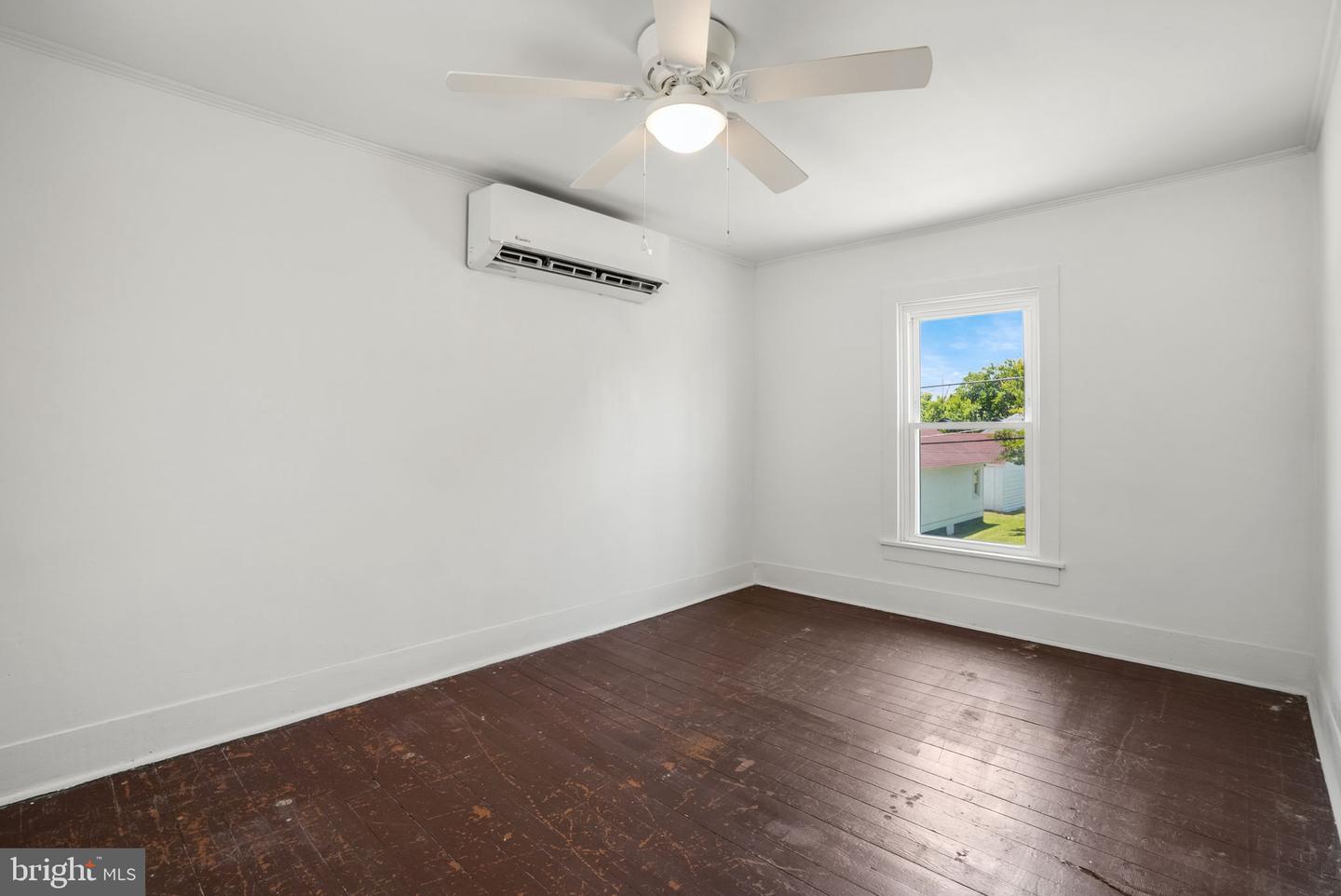 6033 LEWIS ST, CHINCOTEAGUE ISLAND, Virginia 23336, 3 Bedrooms Bedrooms, ,1 BathroomBathrooms,Residential,For sale,6033 LEWIS ST,VAAC2001972 MLS # VAAC2001972