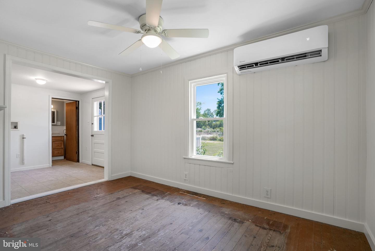 6033 LEWIS ST, CHINCOTEAGUE ISLAND, Virginia 23336, 3 Bedrooms Bedrooms, ,1 BathroomBathrooms,Residential,For sale,6033 LEWIS ST,VAAC2001972 MLS # VAAC2001972