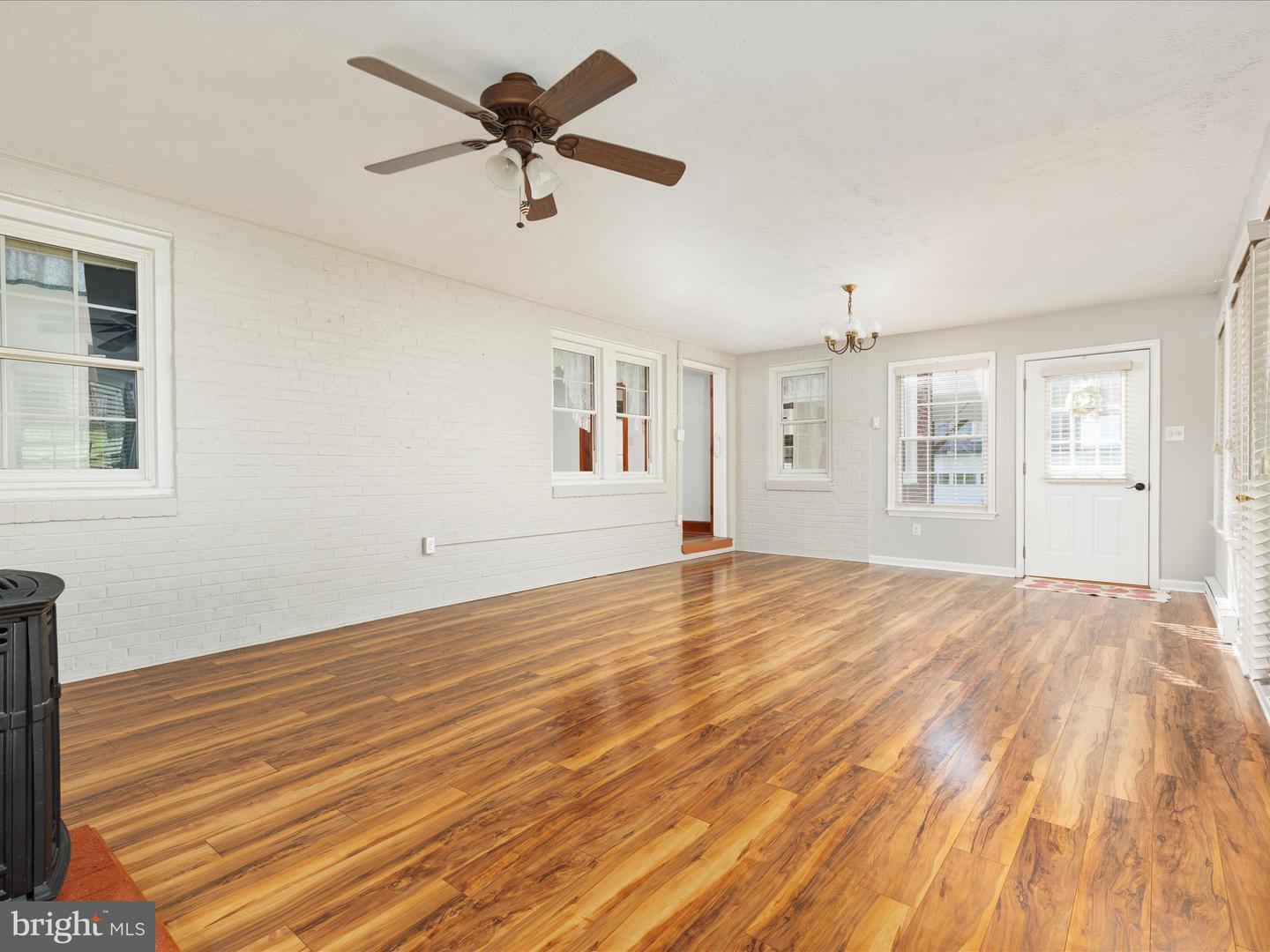 55 W DUCK ST, FRONT ROYAL, Virginia 22630, 3 Bedrooms Bedrooms, ,2 BathroomsBathrooms,Residential,For sale,55 W DUCK ST,VAWR2011562 MLS # VAWR2011562