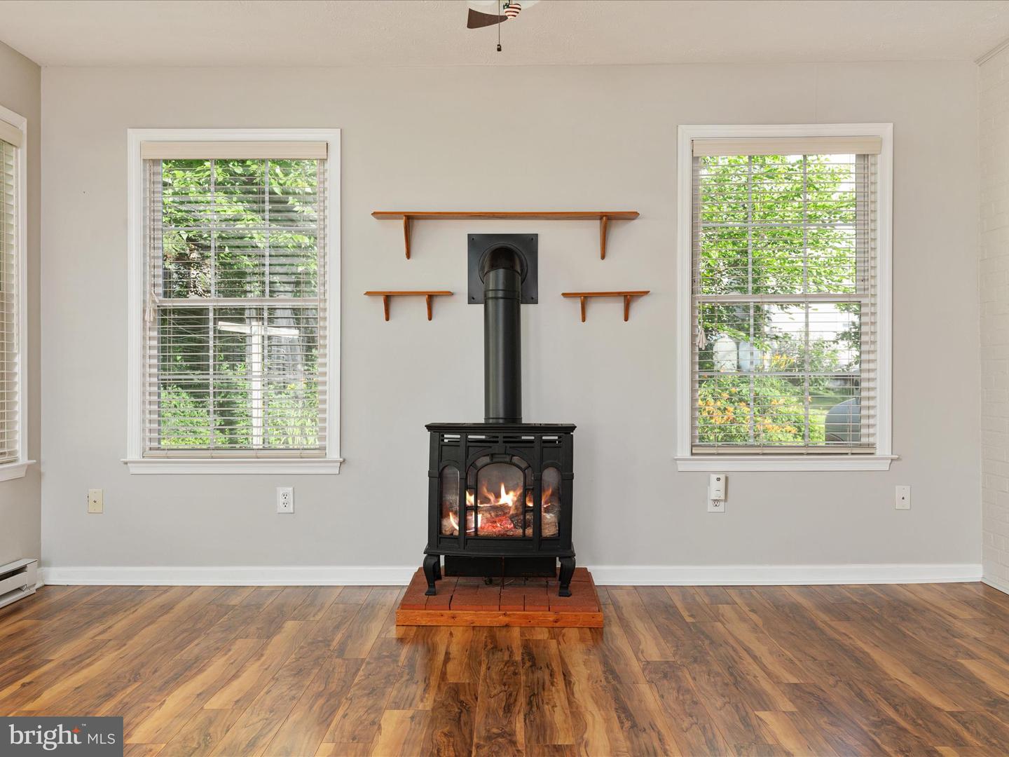55 W DUCK ST, FRONT ROYAL, Virginia 22630, 3 Bedrooms Bedrooms, ,2 BathroomsBathrooms,Residential,For sale,55 W DUCK ST,VAWR2011562 MLS # VAWR2011562