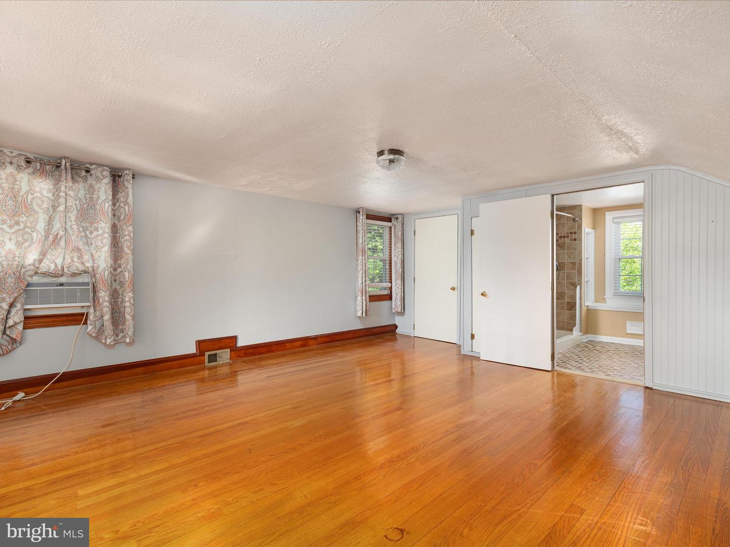 55 W DUCK ST, FRONT ROYAL, Virginia 22630, 3 Bedrooms Bedrooms, ,2 BathroomsBathrooms,Residential,For sale,55 W DUCK ST,VAWR2011562 MLS # VAWR2011562