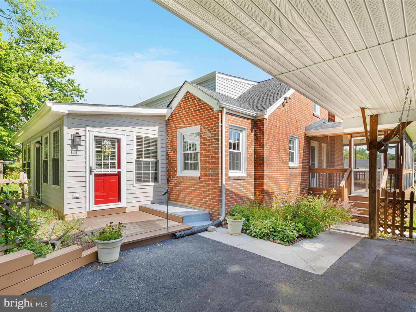 55 W DUCK ST, FRONT ROYAL, Virginia 22630, 3 Bedrooms Bedrooms, ,2 BathroomsBathrooms,Residential,For sale,55 W DUCK ST,VAWR2011562 MLS # VAWR2011562