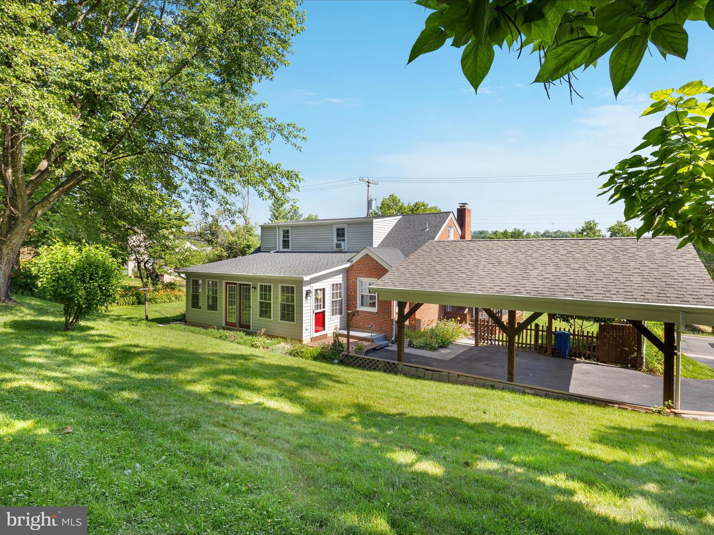 55 W DUCK ST, FRONT ROYAL, Virginia 22630, 3 Bedrooms Bedrooms, ,2 BathroomsBathrooms,Residential,For sale,55 W DUCK ST,VAWR2011562 MLS # VAWR2011562