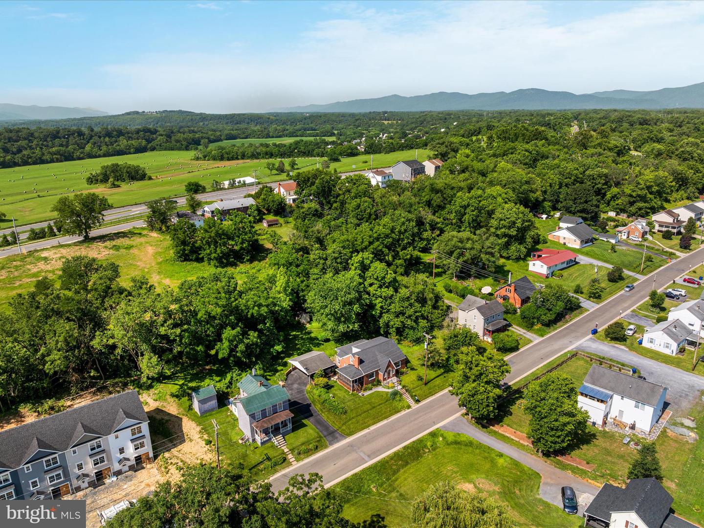 55 W DUCK ST, FRONT ROYAL, Virginia 22630, 3 Bedrooms Bedrooms, ,2 BathroomsBathrooms,Residential,For sale,55 W DUCK ST,VAWR2011562 MLS # VAWR2011562