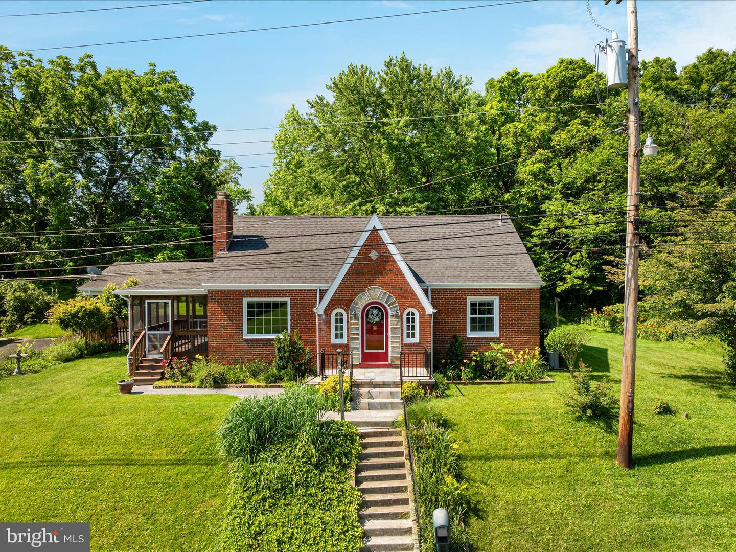 55 W DUCK ST, FRONT ROYAL, Virginia 22630, 3 Bedrooms Bedrooms, ,2 BathroomsBathrooms,Residential,For sale,55 W DUCK ST,VAWR2011562 MLS # VAWR2011562