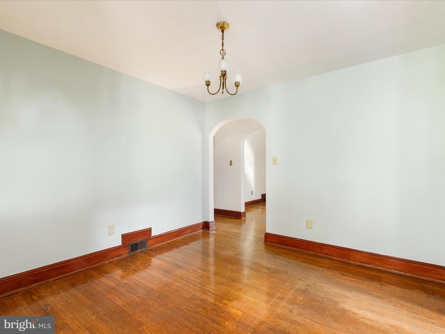 55 W DUCK ST, FRONT ROYAL, Virginia 22630, 3 Bedrooms Bedrooms, ,2 BathroomsBathrooms,Residential,For sale,55 W DUCK ST,VAWR2011562 MLS # VAWR2011562