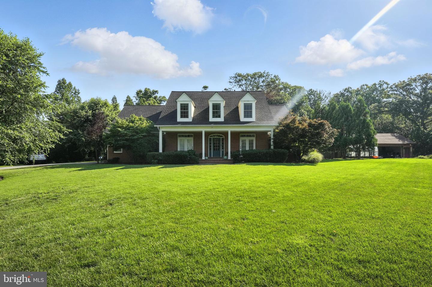 5611 EDGEMONT DR, ALEXANDRIA, Virginia 22310, 6 Bedrooms Bedrooms, ,4 BathroomsBathrooms,Residential,For sale,5611 EDGEMONT DR,VAFX2250464 MLS # VAFX2250464