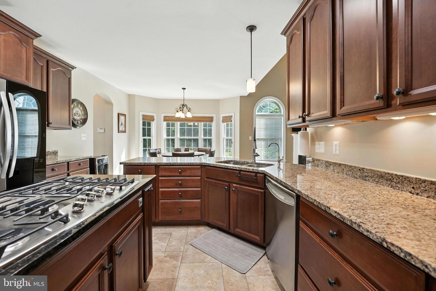 5611 EDGEMONT DR, ALEXANDRIA, Virginia 22310, 6 Bedrooms Bedrooms, ,4 BathroomsBathrooms,Residential,For sale,5611 EDGEMONT DR,VAFX2250464 MLS # VAFX2250464