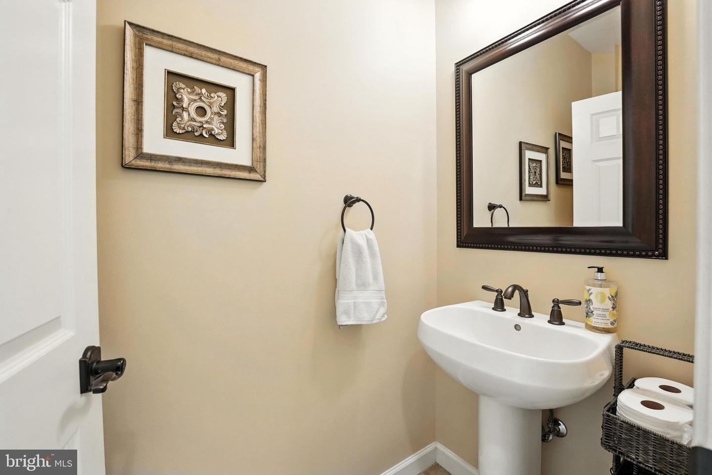 5611 EDGEMONT DR, ALEXANDRIA, Virginia 22310, 6 Bedrooms Bedrooms, ,4 BathroomsBathrooms,Residential,For sale,5611 EDGEMONT DR,VAFX2250464 MLS # VAFX2250464