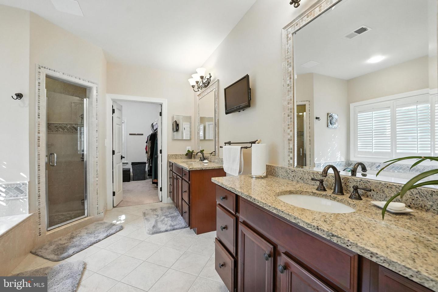 5611 EDGEMONT DR, ALEXANDRIA, Virginia 22310, 6 Bedrooms Bedrooms, ,4 BathroomsBathrooms,Residential,For sale,5611 EDGEMONT DR,VAFX2250464 MLS # VAFX2250464