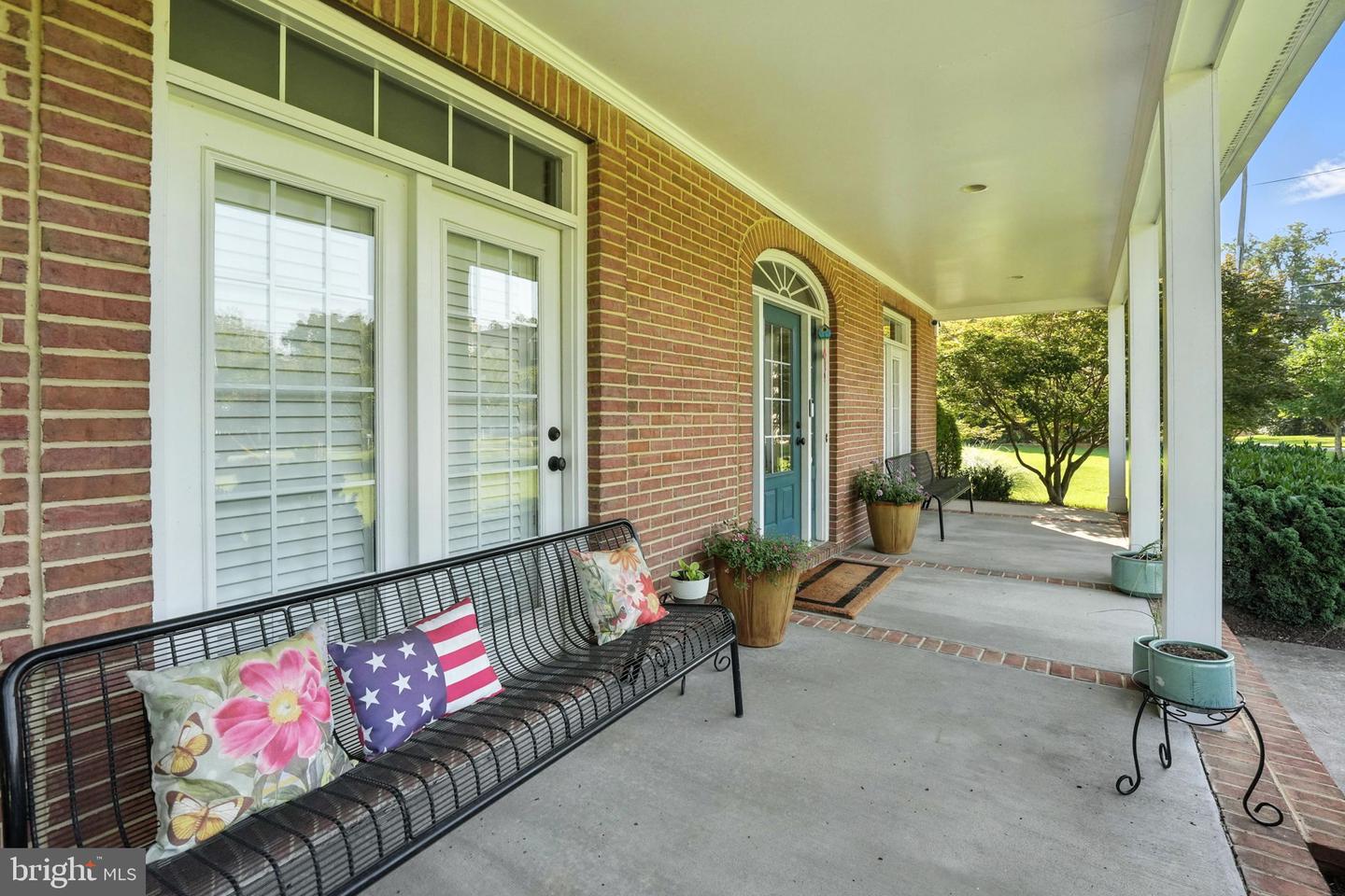 5611 EDGEMONT DR, ALEXANDRIA, Virginia 22310, 6 Bedrooms Bedrooms, ,4 BathroomsBathrooms,Residential,For sale,5611 EDGEMONT DR,VAFX2250464 MLS # VAFX2250464
