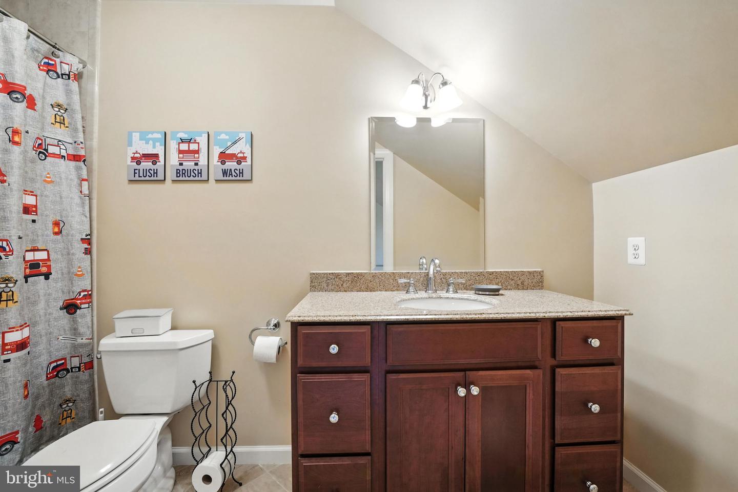 5611 EDGEMONT DR, ALEXANDRIA, Virginia 22310, 6 Bedrooms Bedrooms, ,4 BathroomsBathrooms,Residential,For sale,5611 EDGEMONT DR,VAFX2250464 MLS # VAFX2250464