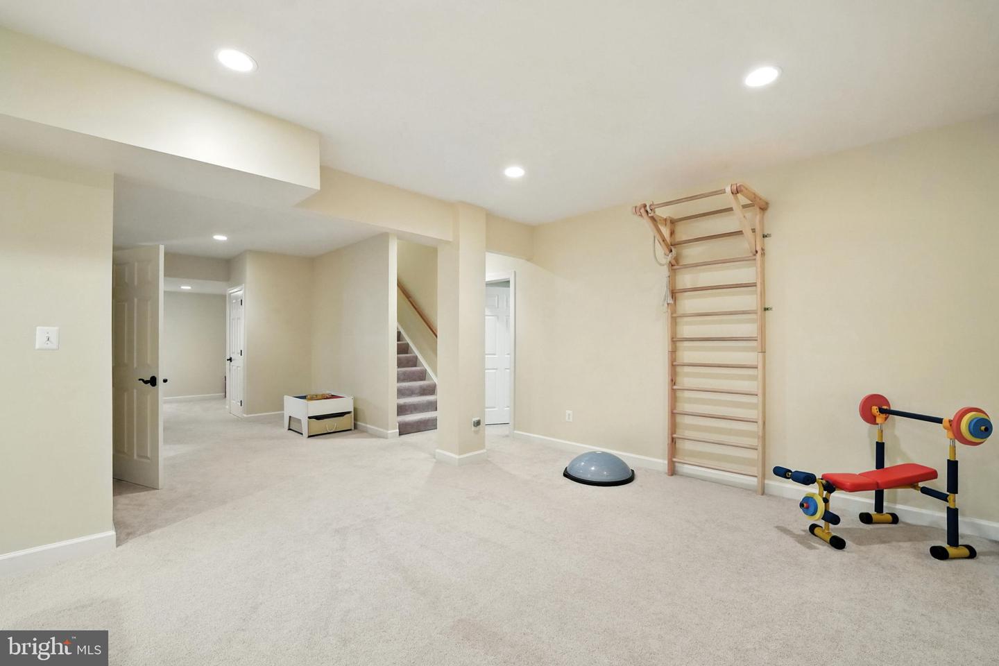 5611 EDGEMONT DR, ALEXANDRIA, Virginia 22310, 6 Bedrooms Bedrooms, ,4 BathroomsBathrooms,Residential,For sale,5611 EDGEMONT DR,VAFX2250464 MLS # VAFX2250464