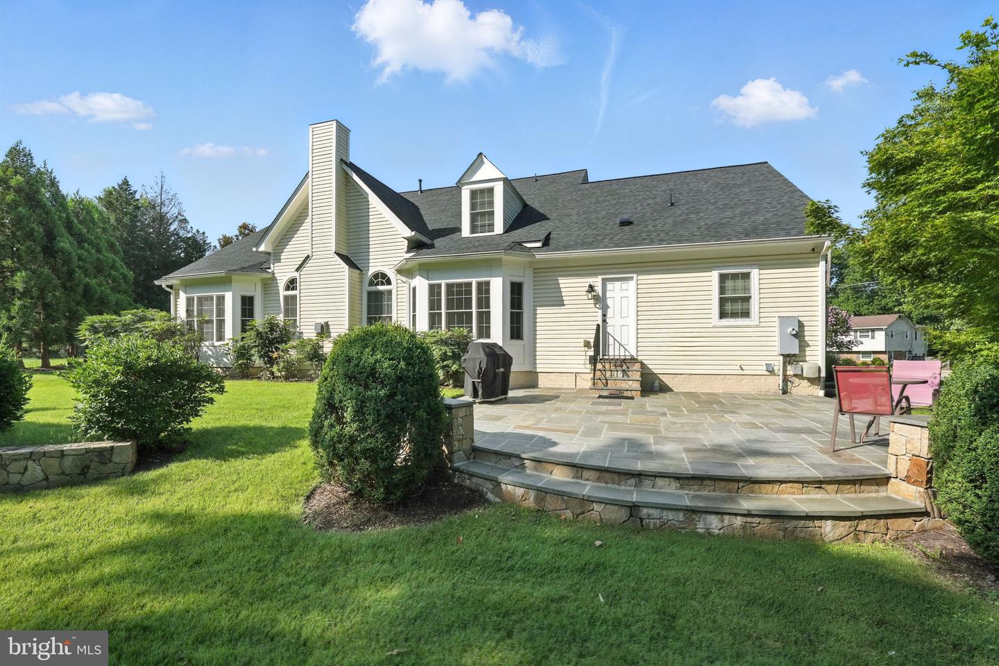 5611 EDGEMONT DR, ALEXANDRIA, Virginia 22310, 6 Bedrooms Bedrooms, ,4 BathroomsBathrooms,Residential,For sale,5611 EDGEMONT DR,VAFX2250464 MLS # VAFX2250464