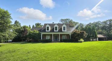 5611 EDGEMONT DR, ALEXANDRIA, Virginia 22310, 6 Bedrooms Bedrooms, ,4 BathroomsBathrooms,Residential,For sale,5611 EDGEMONT DR,VAFX2250464 MLS # VAFX2250464