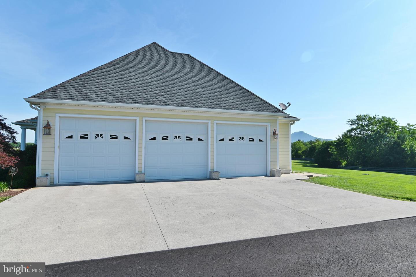 612 CARDINAL RD, NEW MARKET, Virginia 22844, 3 Bedrooms Bedrooms, ,4 BathroomsBathrooms,Residential,For sale,612 CARDINAL RD,VASH2011790 MLS # VASH2011790