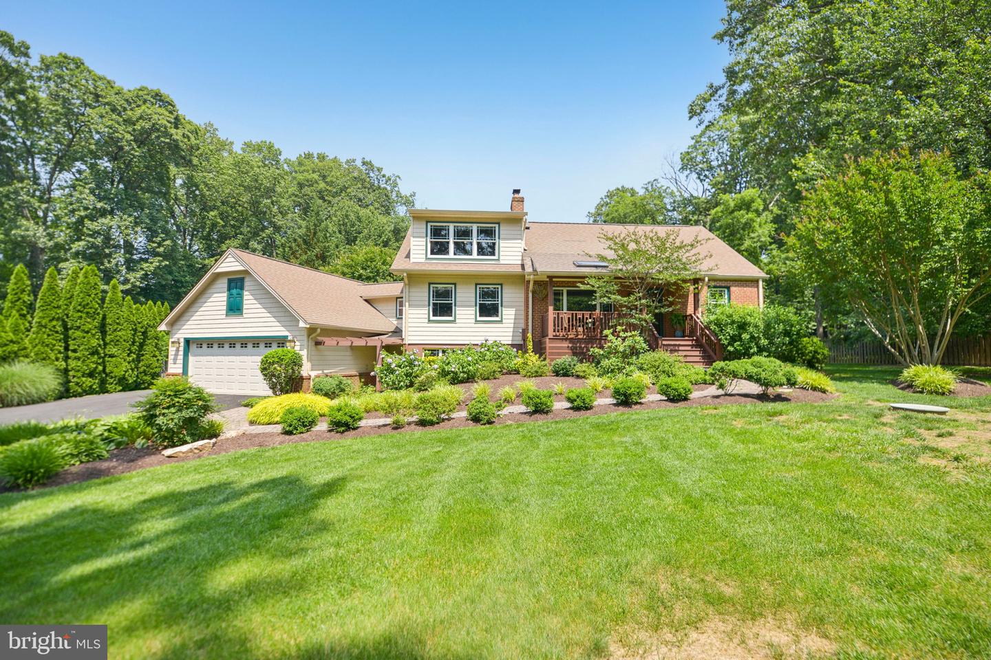 4725 SPRUCE AVE, FAIRFAX, Virginia 22030, 4 Bedrooms Bedrooms, ,4 BathroomsBathrooms,Residential,For sale,4725 SPRUCE AVE,VAFX2250046 MLS # VAFX2250046